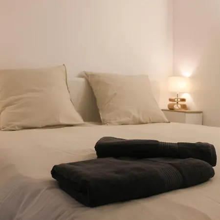 Cozy And Practical Cocoon At The Heart Of Appartamento *